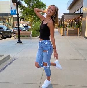 Meet your Posher, Madeline